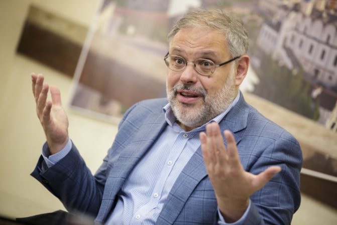 Михаил Хазин: «Я не верю в шоки. Понимаете, во-первых, не надо держать их за идиотов, во-вторых, не надо держать за идиота Путина»
