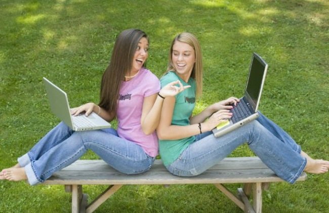 Псевдонимы для девушек: красивые, крутые, прикольные, интересные для Вконтакте, Youtube, Facebook