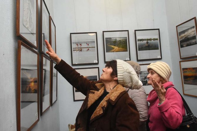 зритель часто просит: «Дайте хоть какие ни - будь подписи к фотографиям